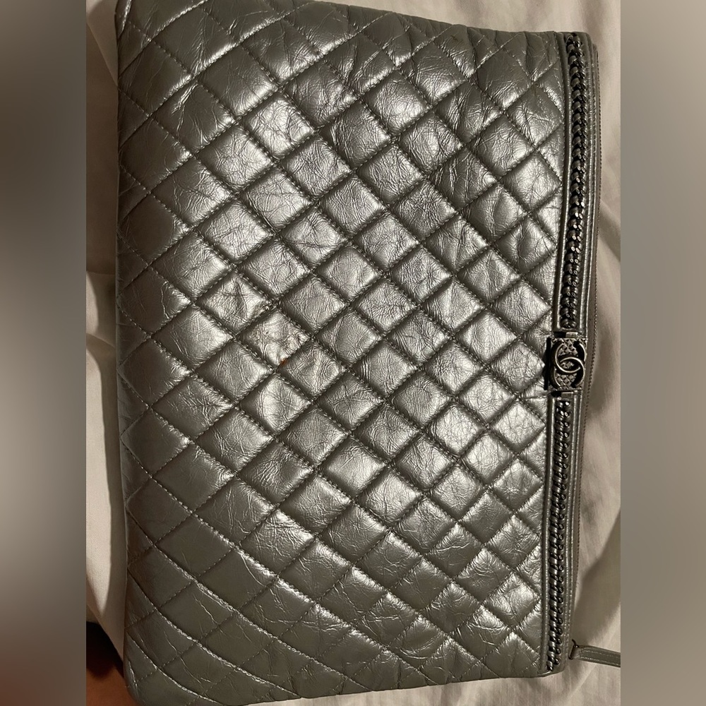 Chanel clutch matte metallic